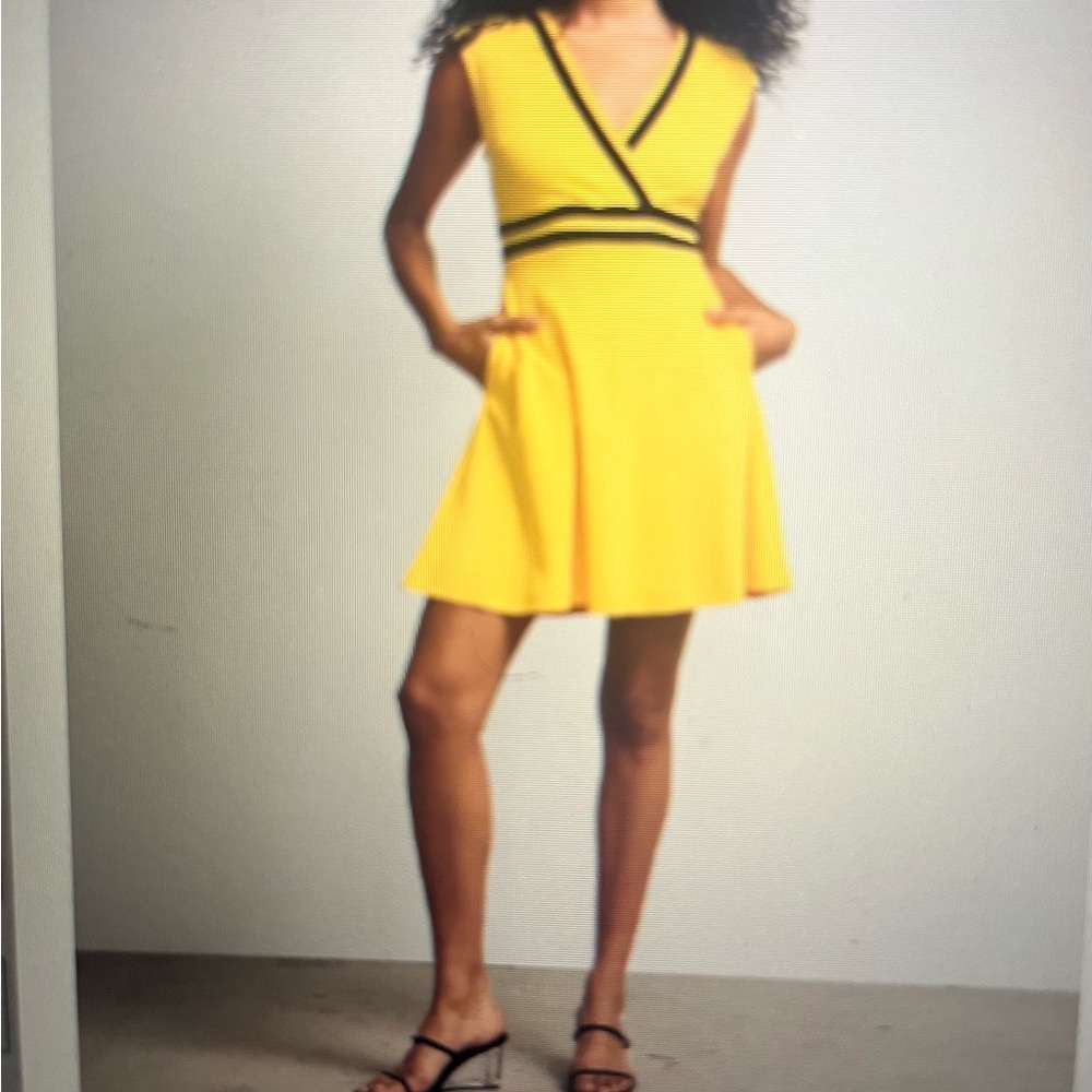 Black and white mini dress 2 colors: 1-black & white 2-yellow & black.